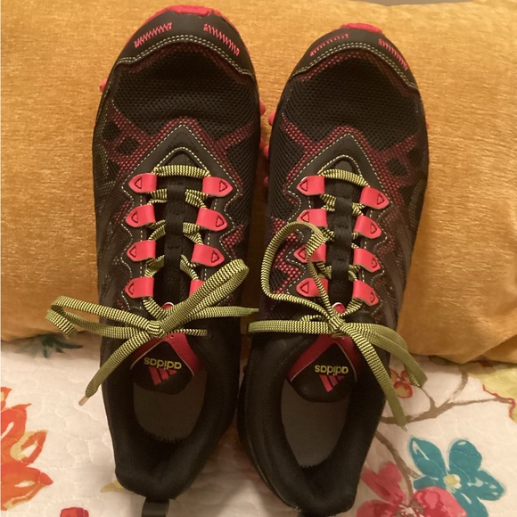 Womens retired style Adidas Vigor 4 size 10 NWOB - Picture 2 of 4